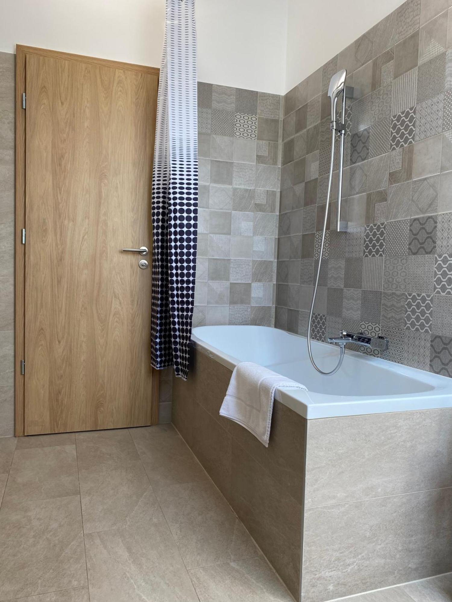 Brisa Balaton Apartment Balatonalmadi